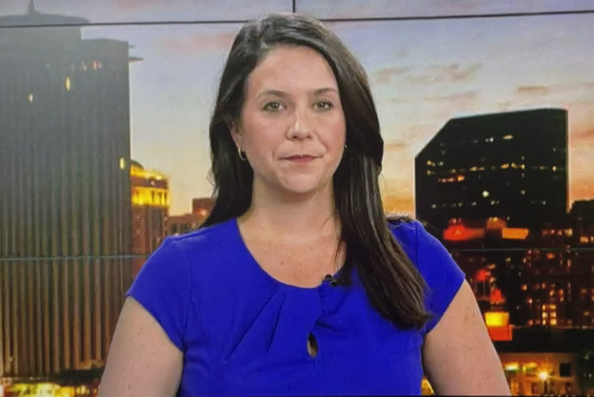 Maj_Catastrophe's tweet photo. Good Monday morning @oliviavidaltv Monday mornings always come too soon #MondayBlues😱 #Bluetiful💙 #KeyholeCut🗝️ #MissFashionista💁🏻♀️ https://t.co/11lp4bHaiO