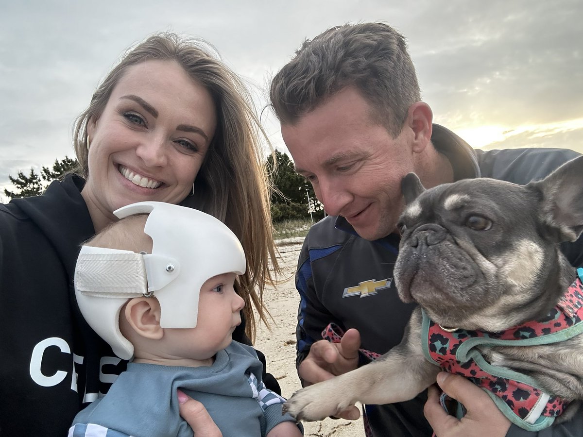 Dover, Delaware race weekend. 🏁 We made it to Slaughter Beach for the second time. Aero’s first time at the beach. What a name. 😂👏 @AJDinger