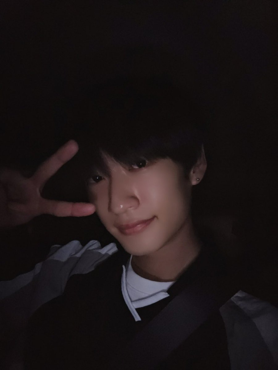 OmegaX_members's tweet photo. [#OX]

월요일 좋아 ~ 월요일 좋아 ~~ 💜💚

#OMEGA_X #오메가엑스 
#태동 #TAEDONG https://t.co/rs0oS2AKqC