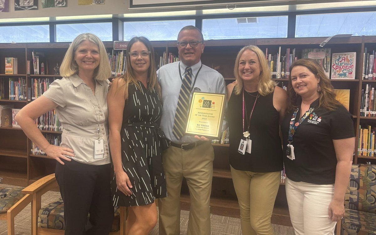 Congratulations to our amazing Principal @HHSK8Knights for winning  VAME Administrator of the Year! <a href="/Voges63/">Mr. V</a> <a href="/glaenzer1/">Stephanie</a> <a href="/MichaelZablo/">Michael G. Zablo</a>