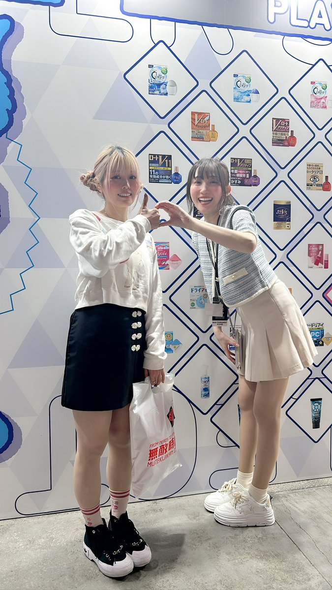 そして、
今回ご一緒させていただいたitsukaさんとも引き合わせてくれた無敵時間さん(<a href="/mutekijikan/">無敵時間</a> )、3日間お疲れ様でした！！✨

無敵時間ファミリーのイナミさん(<a href="/inami_future/">イナミ@カンフーもふもふ太極拳໒꒱格ゲーキック</a> )とも滑り込みでお写真とれてよかったです😭🙏🏻✨

ありがとうございます🥰！

#EVOJ2024 #EVOJapan2024