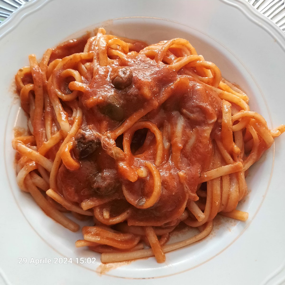 #trenette alla ligure, con #pomodoro, #pinoli e #olivetaggiasche 

#cucinaitaliana #cucinaligure #italiancooking #italiancuisine #liguriancooking #liguriancuisine #pasta #pastalover #pastalovers #instacook #liguria