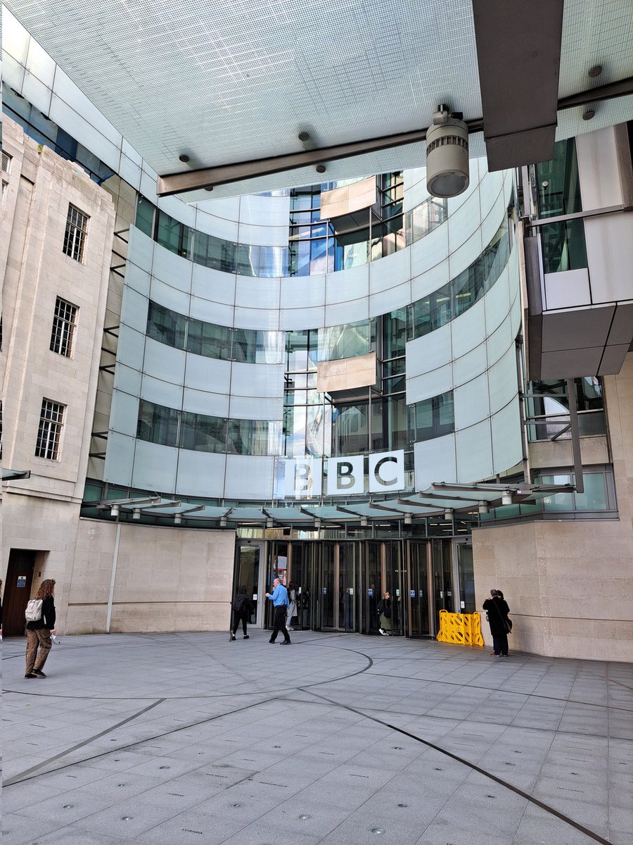 What a morning! So grateful for the invitation to contribute to a @BBCWomansHour segment on perinatal mental illness with @DrAbigailEaster. Her research is so important, and what a platform for raising awareness! ❤️❤️❤️❤️❤️ #maternalMHmatters #MMHAW @MMHAlliance