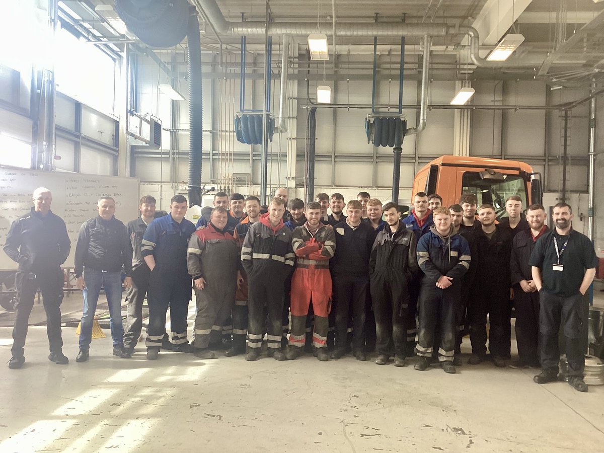 A massive congratulations to our HVM apprentices that will be finishing their Phase 2 on Friday.
Well done to our Instructors Swithin, Daniel & Tom for providing an amazing learning environment for the 24 apprentices who look very happy 😃 
@apprenticesIrl @SOLASFET @ThisisFet