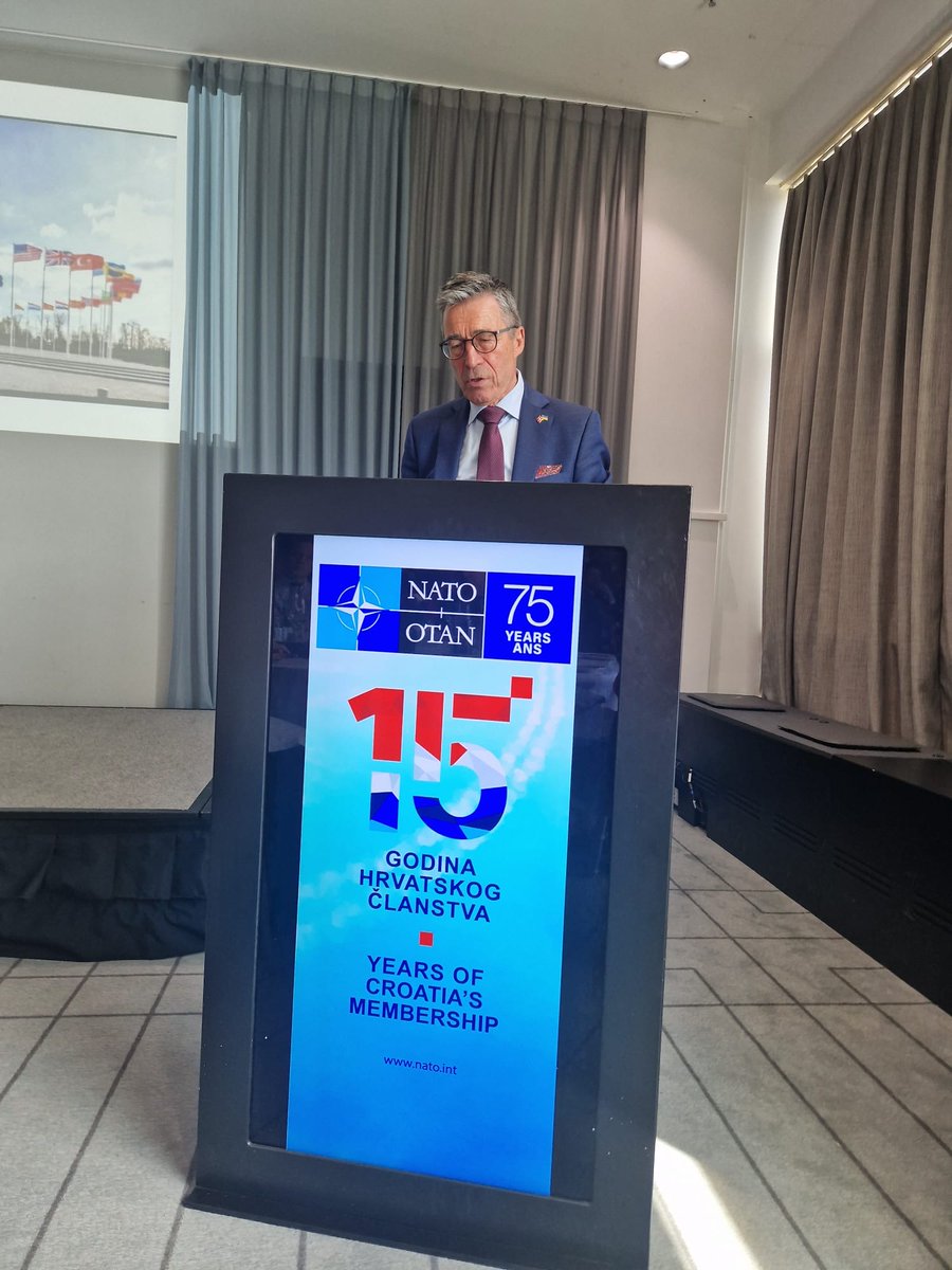 Interesting discussion today with <a href="/AndersFoghR/">Anders Fogh Rasmussen</a> on the future of #NATO and unity at a lunch celebrating Croatia's 15 years of alliance membership. We now look forward to the upcoming Washington Summit #dkforsvar #dkpol #strongertogether