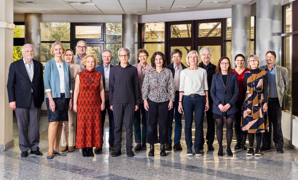 📢 The International Advisory Board Meeting held in Warsaw on April 24-26, once again marked a key event in the life of the IIMCB. Top scientists from around the🌍gave us assessment and set future directions. It is a testament to international cooperation in #lifesciences 🧬