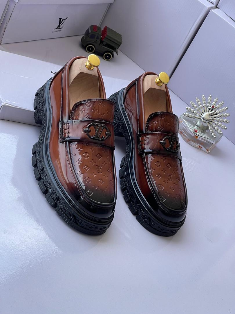 Frame 1: Size: 42-45(Boxed) Price: N20,000 Frame 2: Size: 42-46(Boxed) Price: N20,000 (comes in different colors. Frame 3: Size: 42-46(Boxed) Price: *N17,000 (come in different colors) Frame 4: Size: 40-45(Boxed) Price: N33,000 (available in black also)