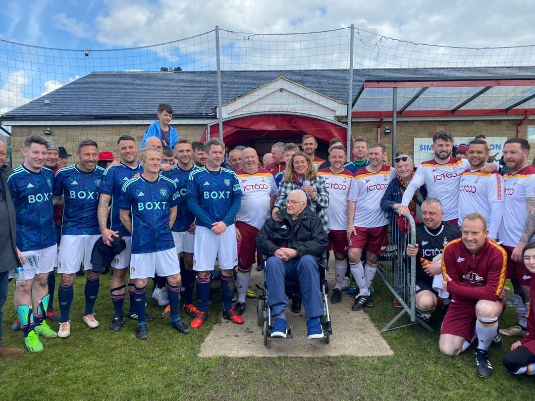 Bradford City v Leeds Legends yesterday in Silsden sounds like a brilliant time was had by everyone and plenty of money raised for the chosen charities! @LUFC