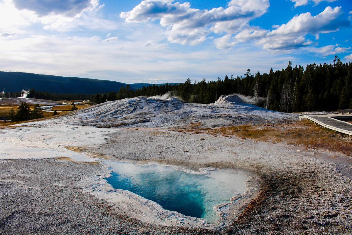 Considered one of the most popular trails in @yellowstonenps on #AllTrails, Upper Geyser Basin Trail is a 3.5 mile walk that shows off some of the park's most prominent geothermal hot springs. 📸 @brandons_explorations 📍Upper Geyser Basin Trail bit.ly/4d4tvKG