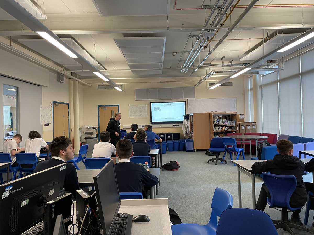 Great day today delivering the Rugby Leaders course to 20+ students in link up with <a href="/CommunityOsprey/">Ospreys in the Community</a> and the Tackle Project. So much enthusiasm to learn and to get out in the community. Some amazing understanding about the course and great coaching on show🔥🔥
