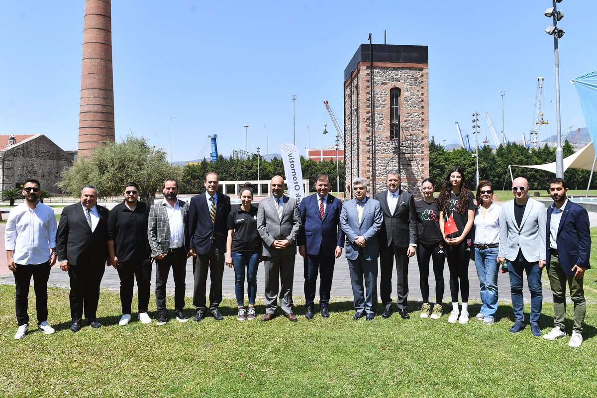 10-12 Mayıs tarihleri arasında ülkemiz ile Yunanistan arasındaki dostluk ilişkilerinin güçlenmesi adına düzenlenecek Sakız Kadınlar Voleybol Turnuvası’nın tanıtım programını gerçekleştirdik. Komşu ülkemiz Yunanistan’la aramızdaki kültürel, sosyal ve sportif ilişkilerin…