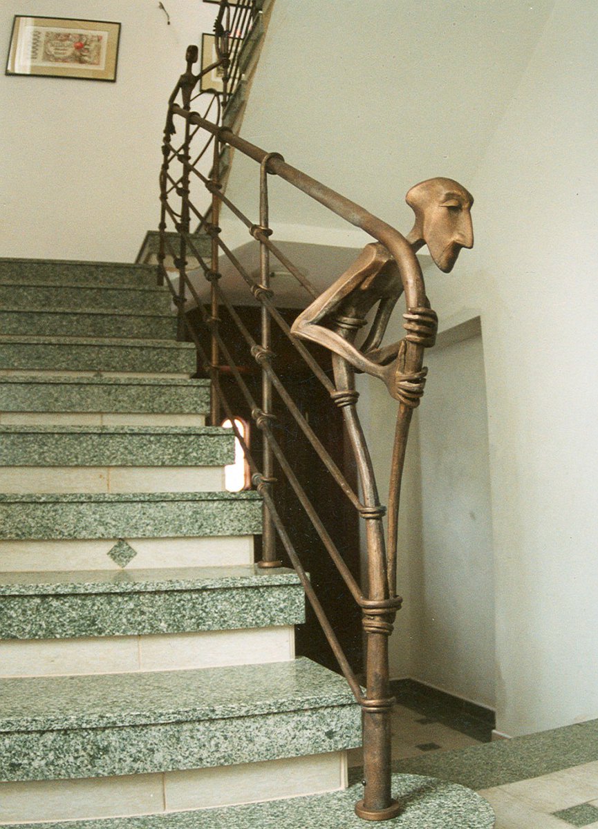 Aviez-vous déjà croisé l'Esprit d'escalier ?

(le forgeron d'art Libor Hurda sait travailler le métal...)