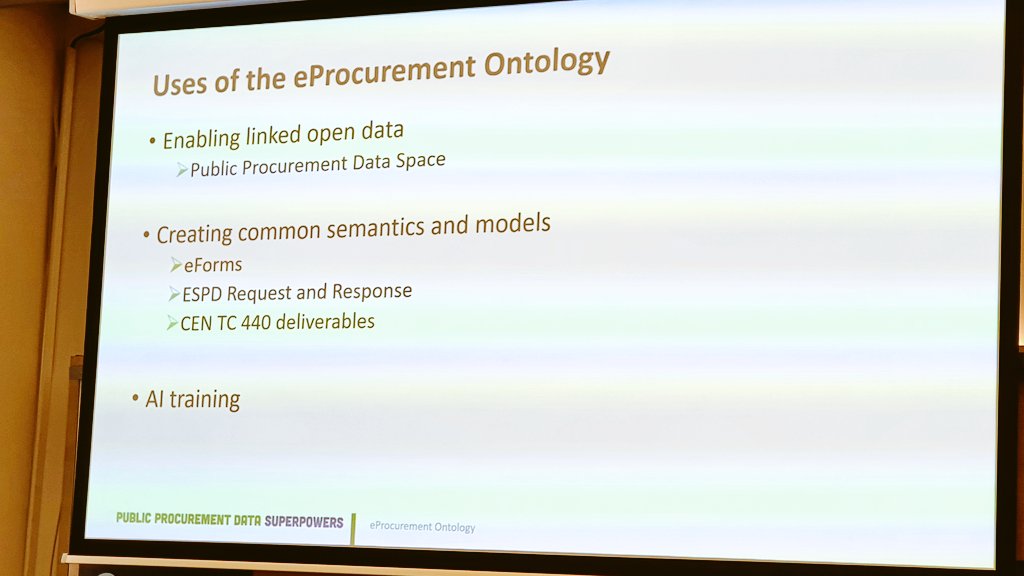 2/🧵
Natalie Muric from @EULawDataPubs presents the #eProcurement ontology that helps ensure the accuracy and availability of #PublicProcurement data. For more info: joinup.ec.europa.eu/collection/epr…
#TEDConf2024