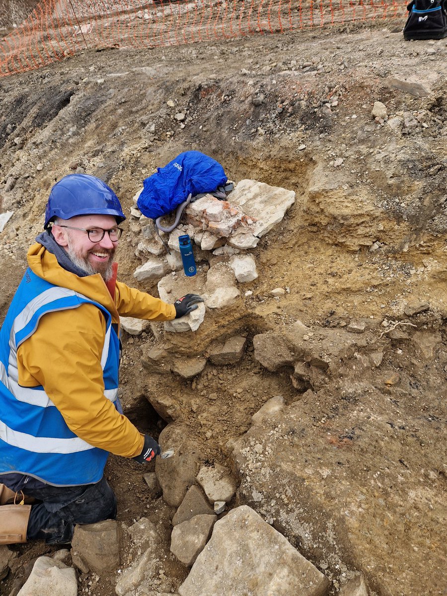 Spent an amazing couple of days digging a small hole at <a href="/SheffieldCastle/">Sheffield Castle</a> with <a href="/wessexarch/">Wessex Archaeology</a>. Discovered several small stones. I'm hooked.