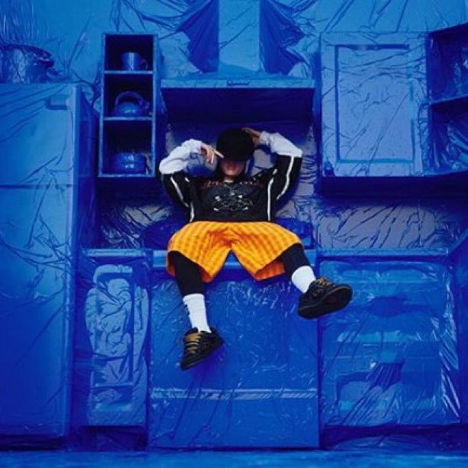 foreiam's tweet image. hear me out.. this would’ve been a great album cover for hmhas