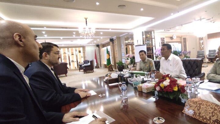 #Iran, #Indonesia mull over expanding agricultural ties The Ambassador of the Islamic Republic of Iran has met with the Minister of Agriculture of Indonesia and both sides emphasized the need to increase the level of agricultural cooperation between Iran and Indonesia.