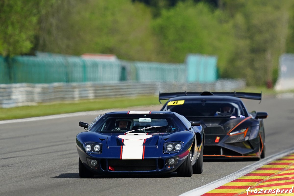 The aliens have landed.

Huracan Supertrofeo pressuring a Ford GT40 at Spa today.