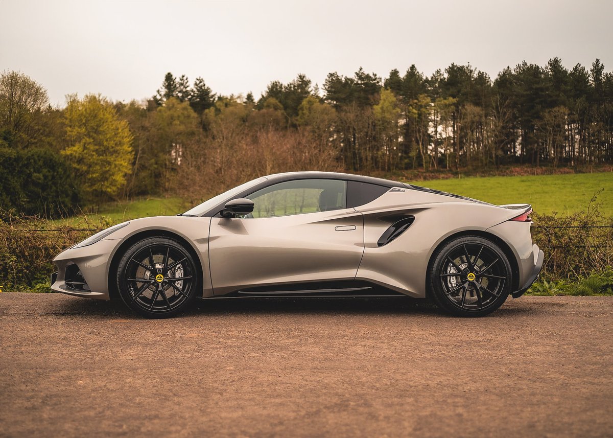 OracleCFinance's tweet image. #FundedByOracle

It is great to receive photos from our happy customers of the fantastic cars they have funded through Oracle Car Finance, especially when they look as good as this stunning #Lotus Emira First Edition.

We are a credit broker not a lender: oracle.bz/FindOutMore