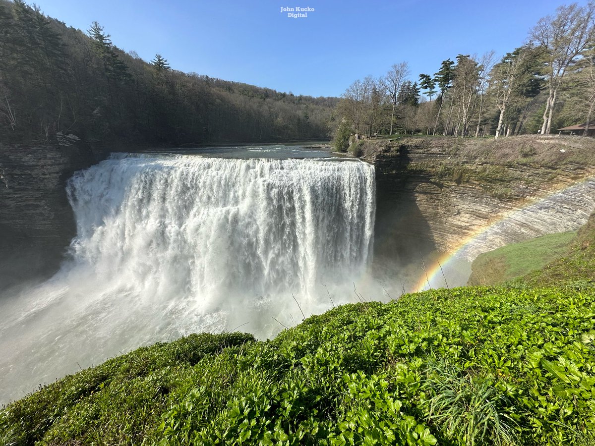 Go South, Young Man: Amazingly beautiful day along the Genesee River at Letchworth State Park to begin the day. Lots of clouds north of here. Superb call @EricSnitilWx @News_8 @spann @wxbywilliams @JimCantore @StephanieAbrams @StormHour