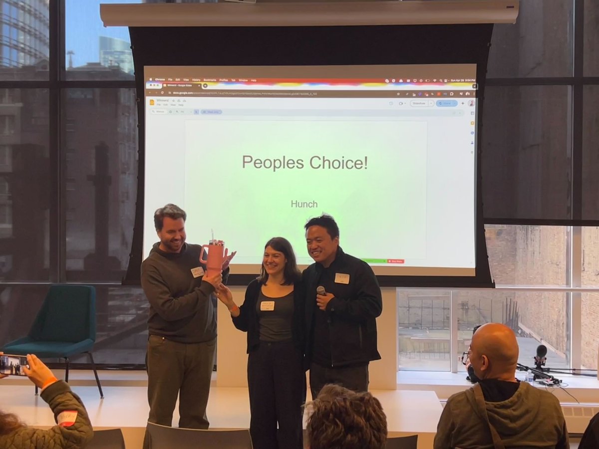 It's so nice to see @hunchtools getting a warm reception from everyone at AI UX this year; we didn't expect to win the top prize, so thanks to everyone who voted and made that happen. Thanks @swyx, @thesephist, @geoffreylitt @Mappletons for hosting such a great event