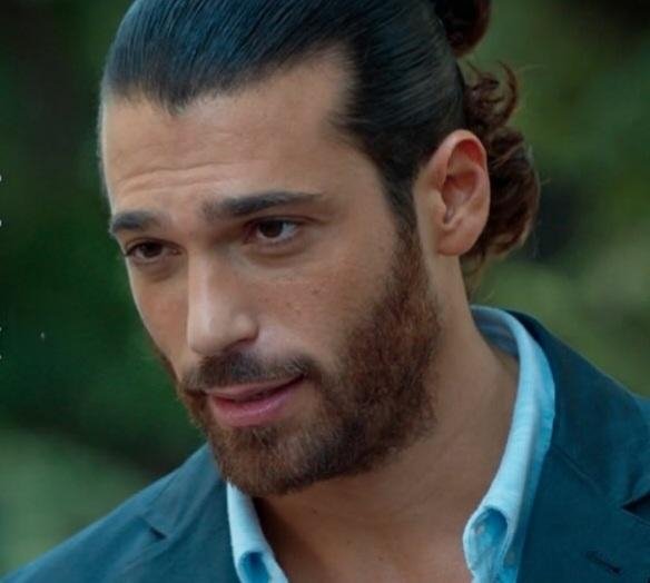 Da l'articolo de La Stampa 🗞 #CanYaman 'Anche il maschio alfa mostra la sua fragilità I'importante è non tradirlo' L'attore in #ViolaComellMare2 ' su Canale 5 da venerdì ⬇️