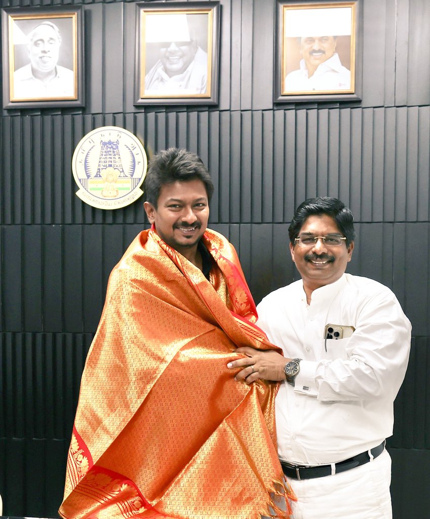 Today I met Hon'ble Minister Thiru Udhayanidhi Stalin @Udhaystalin and congratulated him for his whirlwind campaign throughout the State in support of the INDIA alliance's winning candidates. 

Thiru Udhayanidhi avl has travelled approx 9,171 kms & made 122 stops across 39