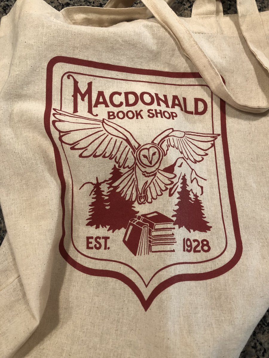 My trusty #OwlishMonday tote from the darling Macdonald Book Shop in Estes Park. 🦉
