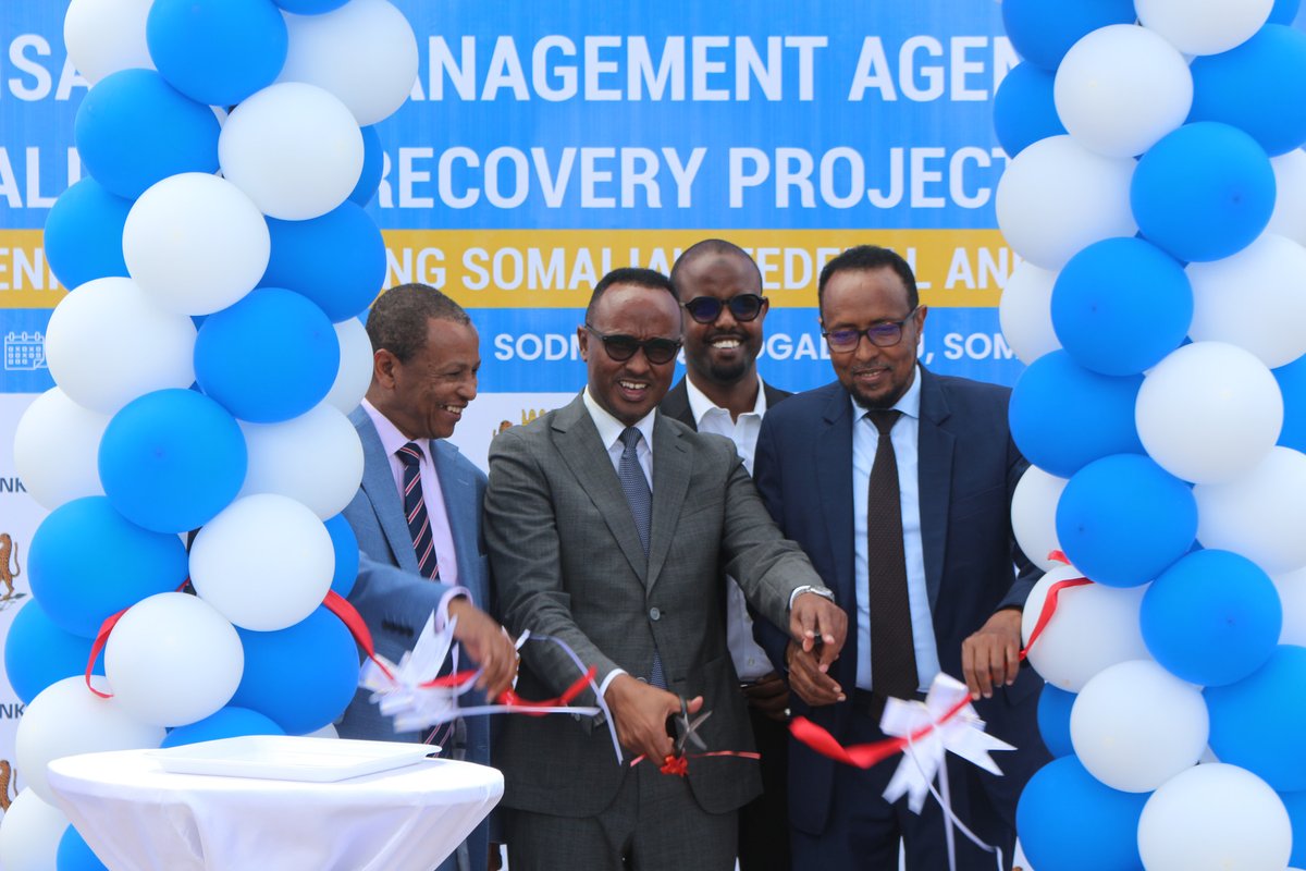 1/ Today, @SoDMA_Somalia Commissioner @MahamuudMoallim launched a landmark project to strengthen early warning and response systems in Hirshabelle and Southwest States of Somalia, expanding on the vital work of @WorldBank-funded @ScrpSomalia project with @MoF_Somalia.