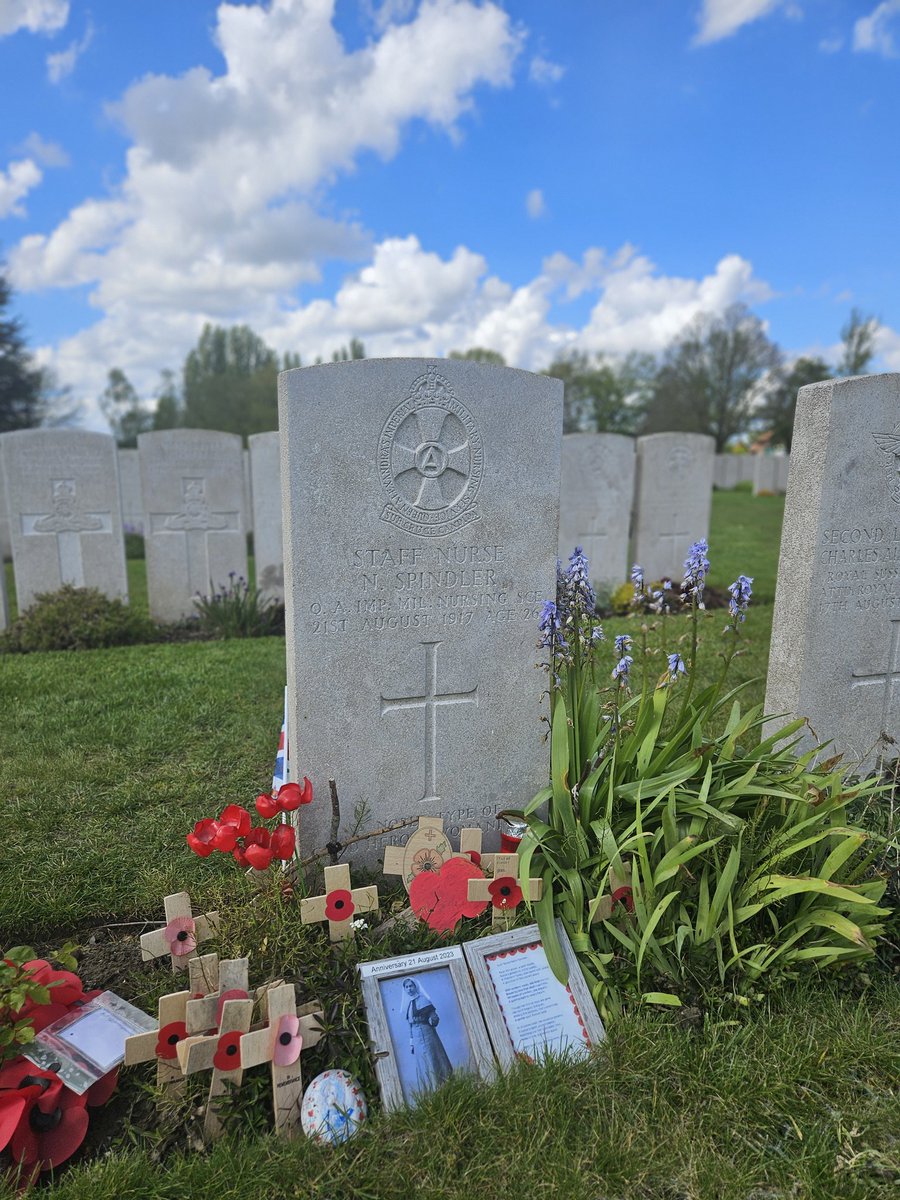 First stop: Lijssenthoek Commonwealth War Graves Commission Cemetery. An insightful visit about World War I. #TRFSYpres2024