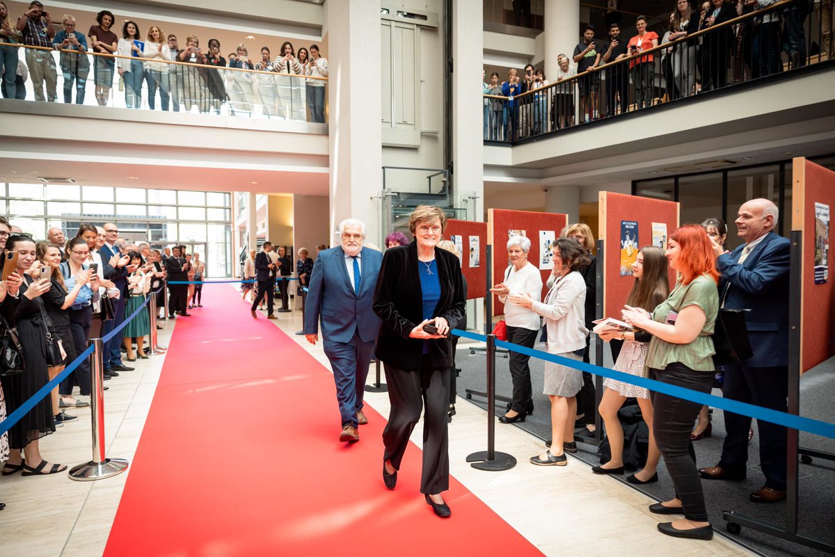Homecoming of a Nobel Laureate: Katalin Karikó's Two-Day Visit to the University of Szeged 🌹

Read our article for a summary on the events of the 2 days homecoming of the Nobel Laureate ❤️ 👇🏽
u-szeged.hu/news-and-event…

#universityofszeged #KatalinKarikó
