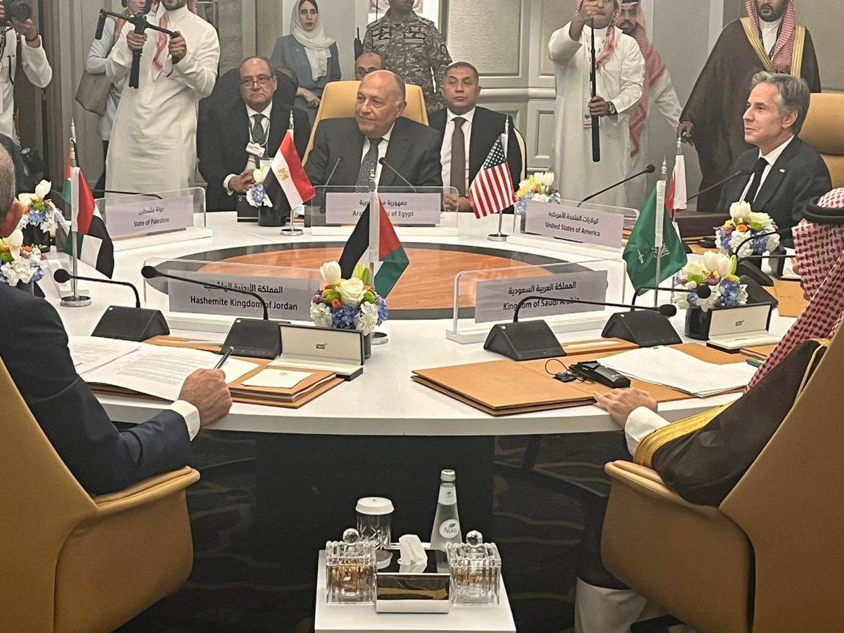 #Riyadh| FM Shoukry along w/ Foreign Ministers of Saudi Arabia, UAE, Qatar, Jordan & Secretary General of PLO Executive Committee meet w/ US Secretary of State, following up on discussions & deliberations to halt the war in Gaza, & on future of the Palestinian issue.