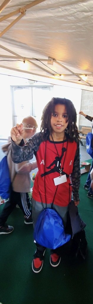 On Friday, the 4th-grade students had a great time at the Earth Fair learning and participating in hands-on activities. Great job, Super Bees!!