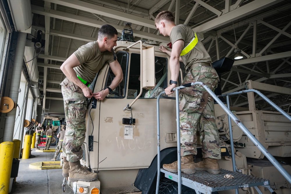 Warrior Brigade is at JRTC located in Fort Johnson, Louisiana. #Warriors prep equipment to go into what many refer to as “the box.” JRTC simulates combat operations and is meant to build #readiness to support worldwide missions. @USArmy @OpsGp_Jrtc @18airbornecorps @FORSCOM