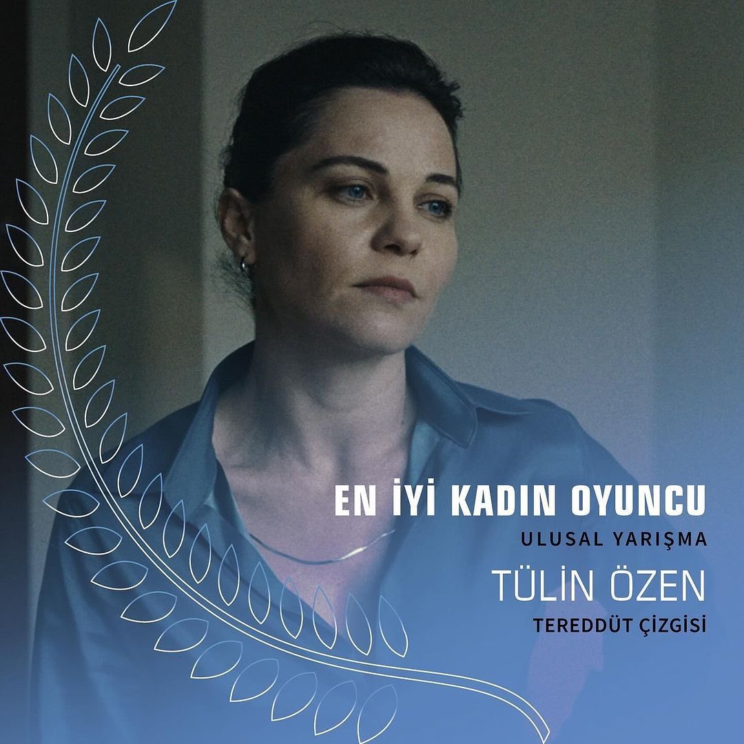 Başrol oyuncularımızdan Tülin Özen 43. İstanbul Film Festivali Ulusal Yarışma'da 'En İyi Kadın Oyuncu Ödülü'nü kazandı! ✨ @tulinozenn
 
#TereddütÇizgisi #HesitationWound 

@selmannacar @kuyufilm #KarmaFilms @folsinema @ist_filmfest