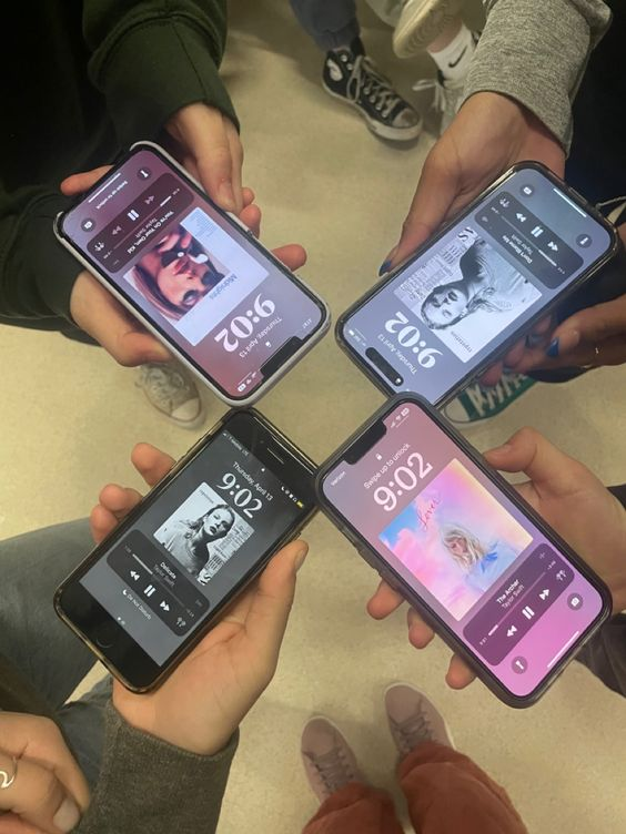 repisbest's tweet photo. this could be us but you want to act cool by hating on her :( https://t.co/xgHttSNlW4
