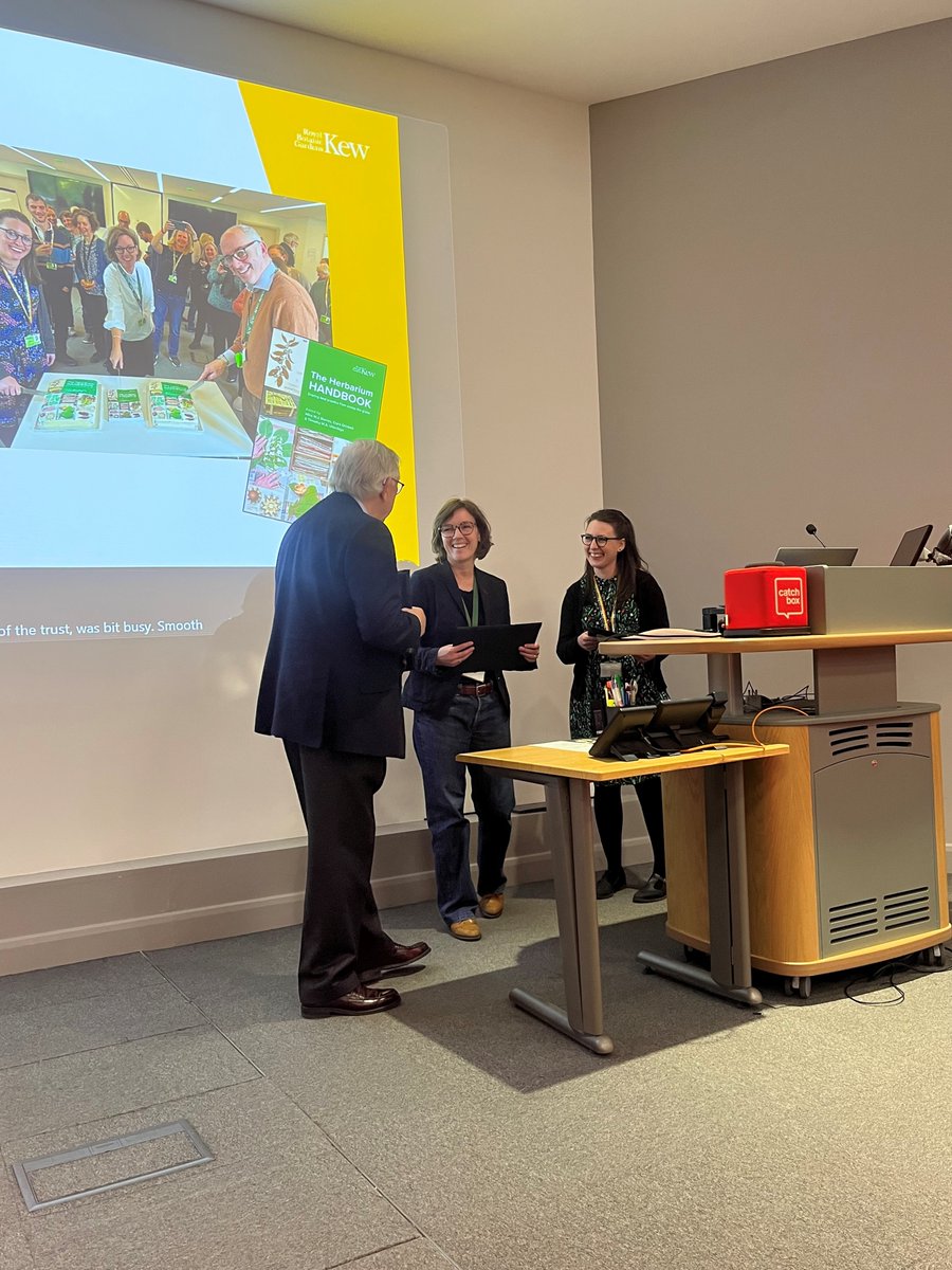 🏆Today we were at @kewgardens to celebrate some brilliant #MarshAwards winners! Congratulations to: 🍀Dr Sarah Whild for the Marsh Botany Award (left) 🌵Nina Davies, Clare Drinkell and Tim Utterage with The Herbarim Handbook for the Marsh Directors Choice Award (right)