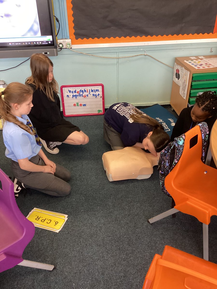 Our Health Committee are practising their CPR skills in order to help save a life. @BHFScotland @Logans_Primary