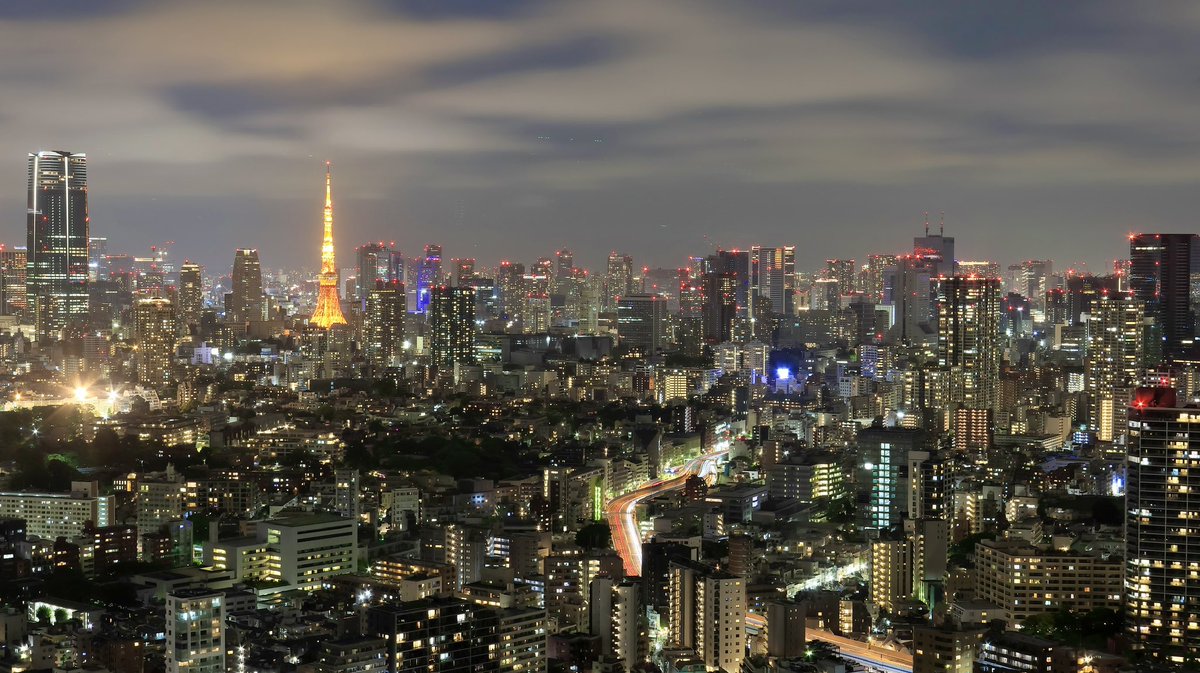 nz42714's tweet image. 東京の夜景はいつだって美しい

展望台から見下ろすより、ビル群を正面から撮りたいのよ

#EOS_R7
#東京
#夜景
#ビル群
#雲がある日も悪くない