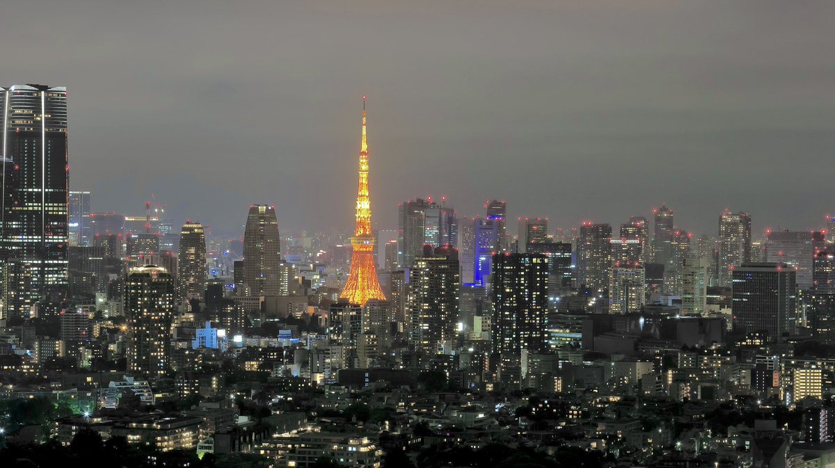 nz42714's tweet image. 東京の夜景はいつだって美しい

展望台から見下ろすより、ビル群を正面から撮りたいのよ

#EOS_R7
#東京
#夜景
#ビル群
#雲がある日も悪くない