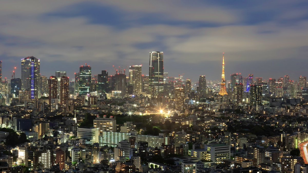 nz42714's tweet image. 東京の夜景はいつだって美しい

展望台から見下ろすより、ビル群を正面から撮りたいのよ

#EOS_R7
#東京
#夜景
#ビル群
#雲がある日も悪くない
