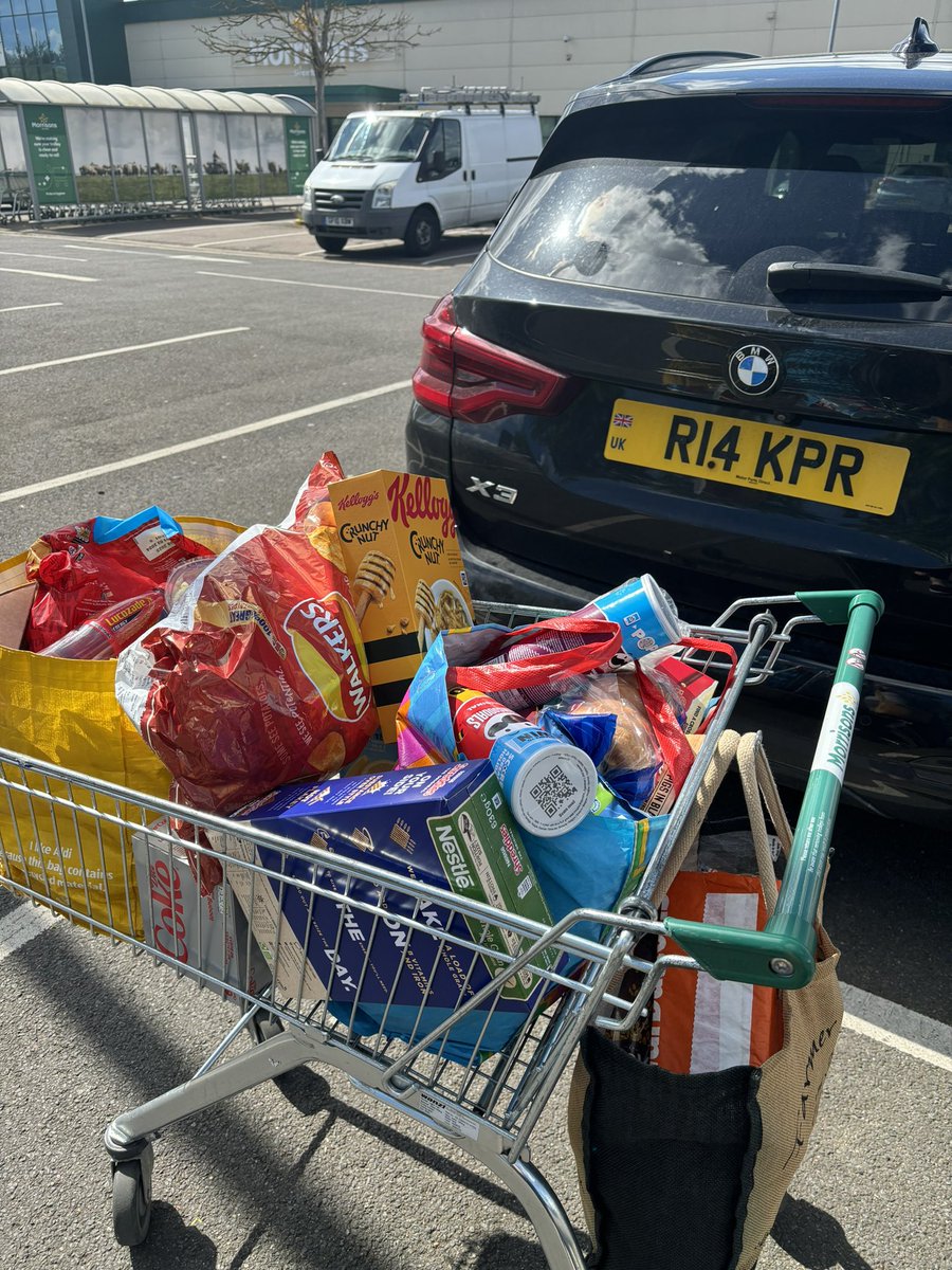 And I just done my exercise for today got all the shopping for my troops for the week.x
#mondayafternoon #mumslife #gettingthingsdone 🛒🛒🛒🛒