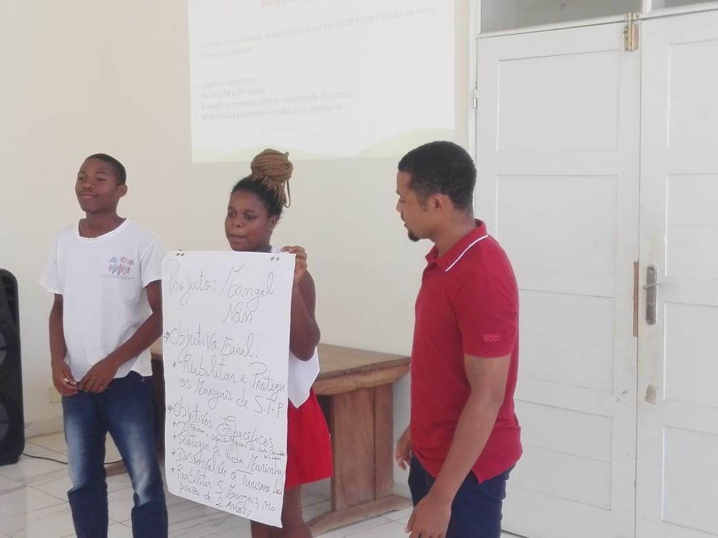ONG_BueFixe's tweet photo. Segunda sessão - Workshop de capacitação, realizado no Palácio da Juventude e Desporto, 27 de abril 2024. A sessão foi sobre gestão de ciclo de projeto, ministrada pela formadora Ana Ferreira. Este workshop é  uma iniciativa conjunta entre Bue Fixe e CNJ. #BueFixe #CNJ #STP https://t.co/IiCAW24pHo