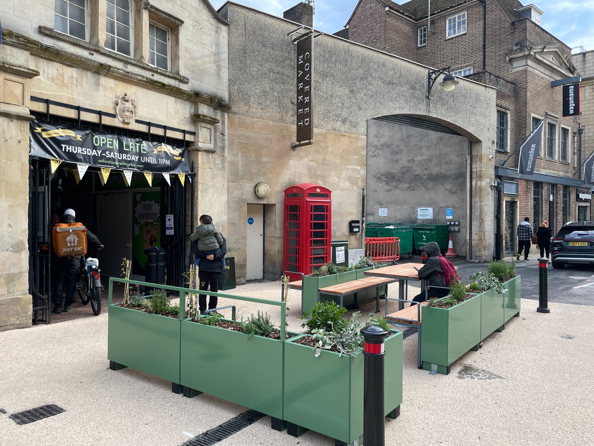 Market Street, by the Covered Market, has now reopened as a “pedestrian and cycle zone” following resurfacing works. Access is permitted for taxis/private hire and loading in marked bays. (Pictures taken yesterday after the shops had closed.)