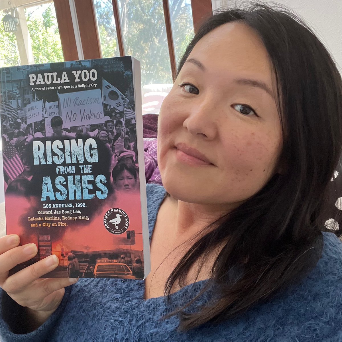 New YA book on the 1992 LA Uprising from @PaulaYoo that tells the stories of Rodney King, Latasha Harlins, and Edward Jae Song Lee, set against a minute-by-minute account of the uprising. wwnorton.com/books/97813240…