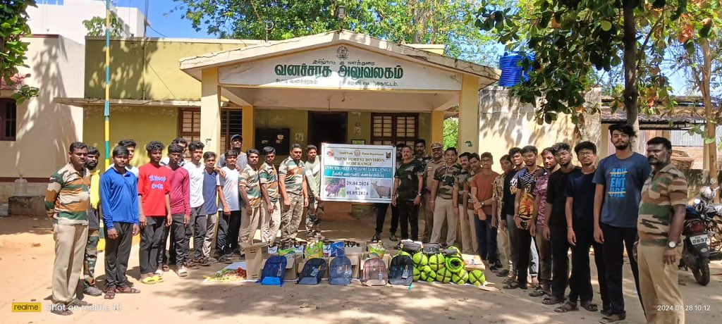 The Day 1 of the first ever comprehensive synchronized survey for population estimation of Nilgiri Tahr in Tamil Nadu & Kerala completed the task for today with teams sighting Tahr in different habitats #ProjectNilgiriTahr #TNForest @WWFINDIA @IUCN @tnforestdept