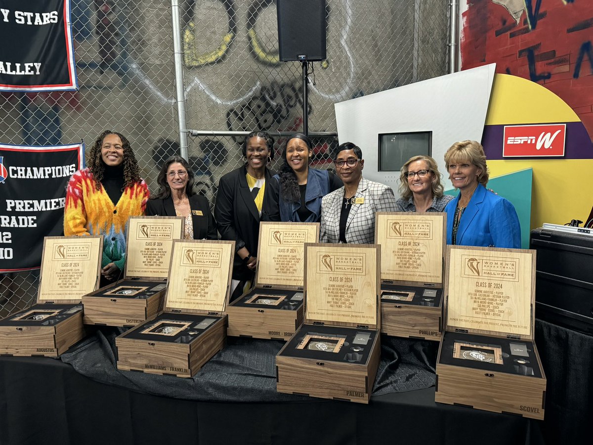 Knoxville Highlights! Swipe through to catch the excitement of our weekend festivities! The Women’s Basketball Hall of Fame holds a special place in our portfolio. Thank you for being incredible hosts. #herjourney #hermoment #herlegacy #baron2024 #womensbasketball @WBHOF