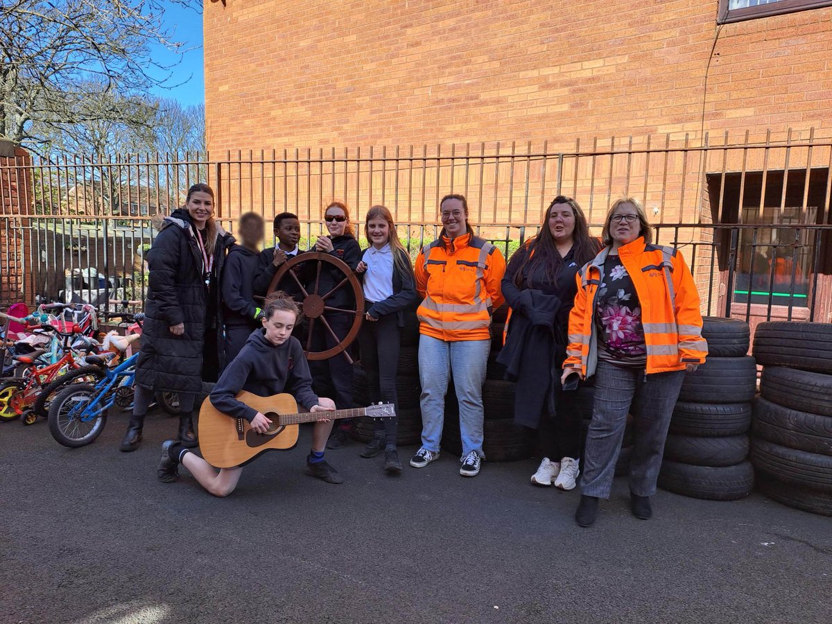 The team from our North Tyneside facility are supporting a local primary school with pre-loved materials for use at play time, as part of an award-winning school improvement programme – Outdoor Play and Learn (OPAL). The team have designed and built two mini outdoor kitchens