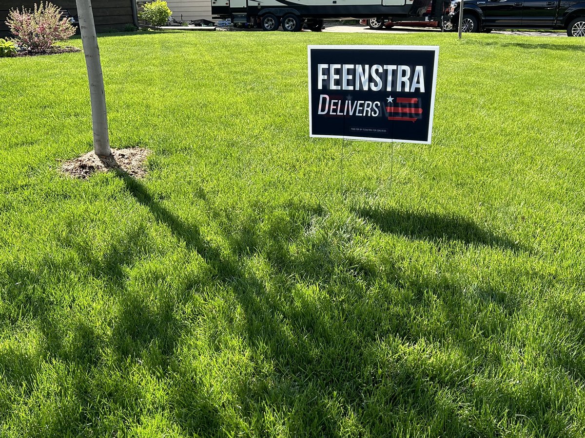 Another family on #TeamFeenstra from Huxley! #FeenstraDelivers #IA04