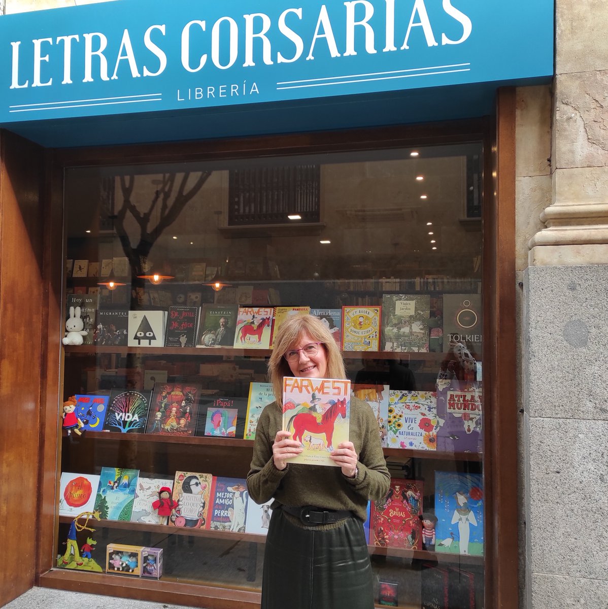 Mercedes Brugarolas de @LetrasCorsarias nos recomienda 'Farwest' de Peter Elliot y la grandísima Kitty Crowther. 'Una narración original y diferente que habla de diversidad, de nuestro lugar en el mundo y del miedo a perderlo' todostuslibros.com/libros/farwest…