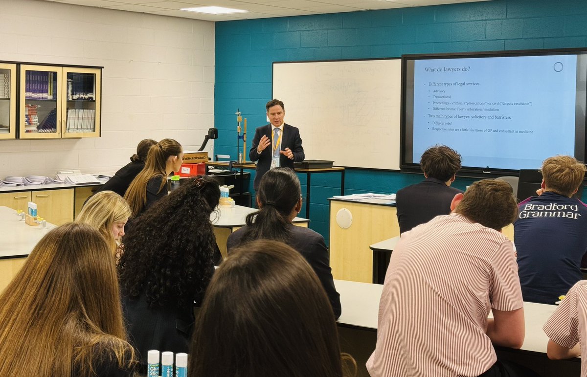 Thank you OB Michael d’Arcy (1994) for coming back to BGS today to help years 10-13 navigate careers in the legal profession. Michael, a commercial barrister, talked through different roles and requirements, to support our students and their future career choices #hocage